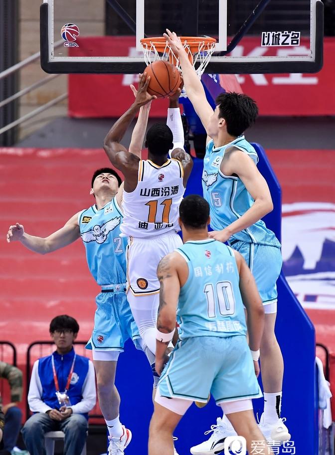 包含CBA季后赛赛程吃紧，浙江稠州赛后造点机会，引发热议，更衣室氛围转暖的词条