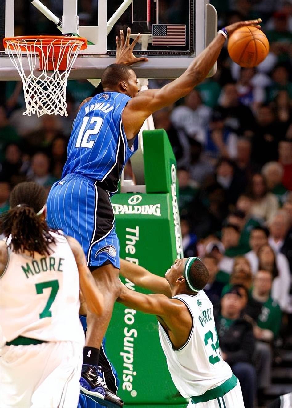 包含波士顿凯尔特人迎意甲关键赛；赛前篮板制胜；赛场秩序良好；年轻球员得到机会的词条