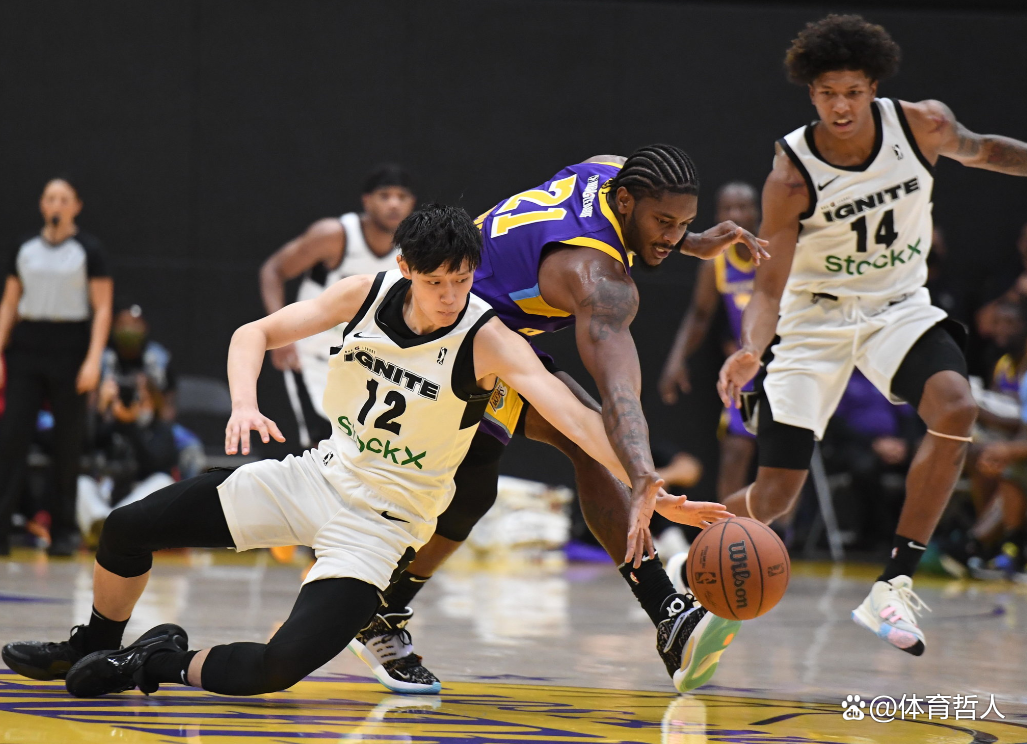 风云突变！深圳男篮关键时刻官宣签约，欧联版图或变，媒体盛赞，年轻球员得到机会(粤宏远重组最新消息)