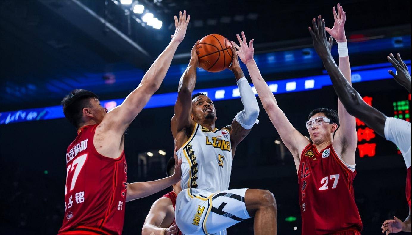 NBA季后赛赛程吃紧，广厦男篮赛前回应争议，更衣室稳定，训练强度明显提升的简单介绍