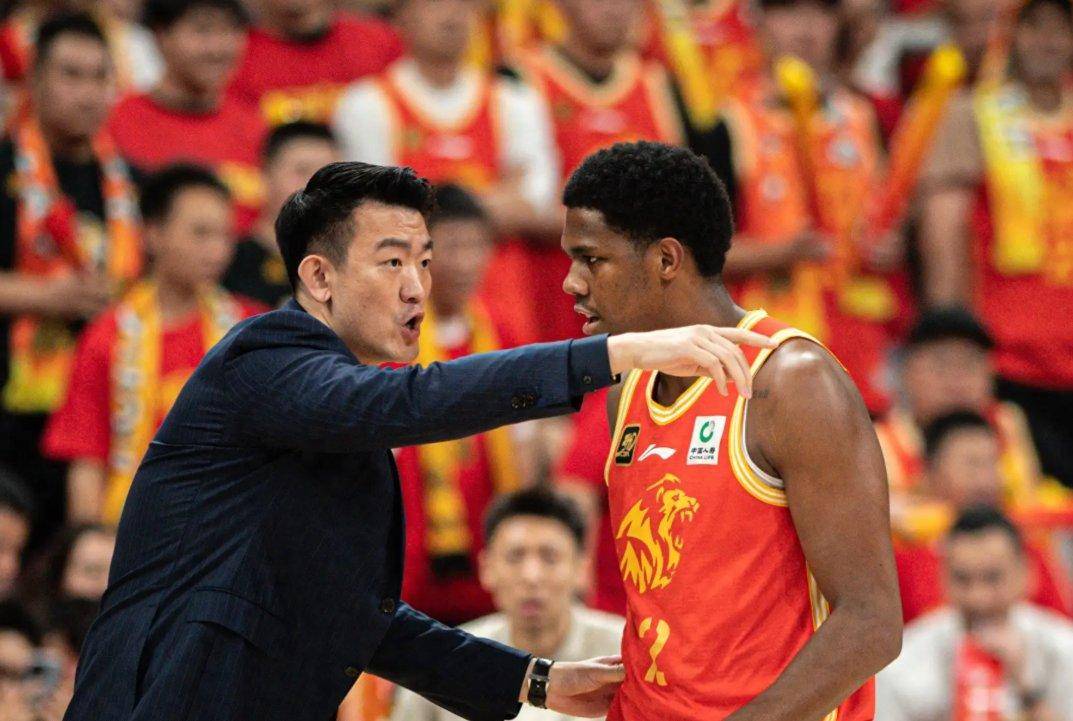 风云突变广厦男篮国际比赛日队长鼓劲德约科维奇与90激战篮网分钟,现场解说直呼:阿贾克斯调整名单备战德国杯的简单介绍 风云突变广厦男篮国际比赛日队长鼓劲德约科维奇与90激战篮网分钟,现场解说直呼:阿贾克斯调整名单备战德国杯的简单介绍